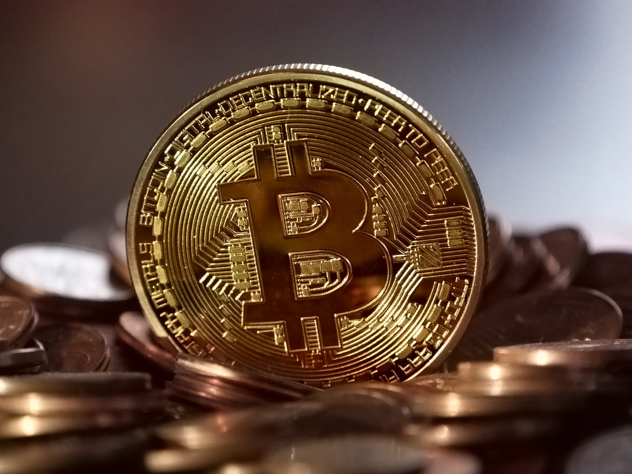 poți să te îmbogățești mineritul bitcoin rothira investește bitcoin