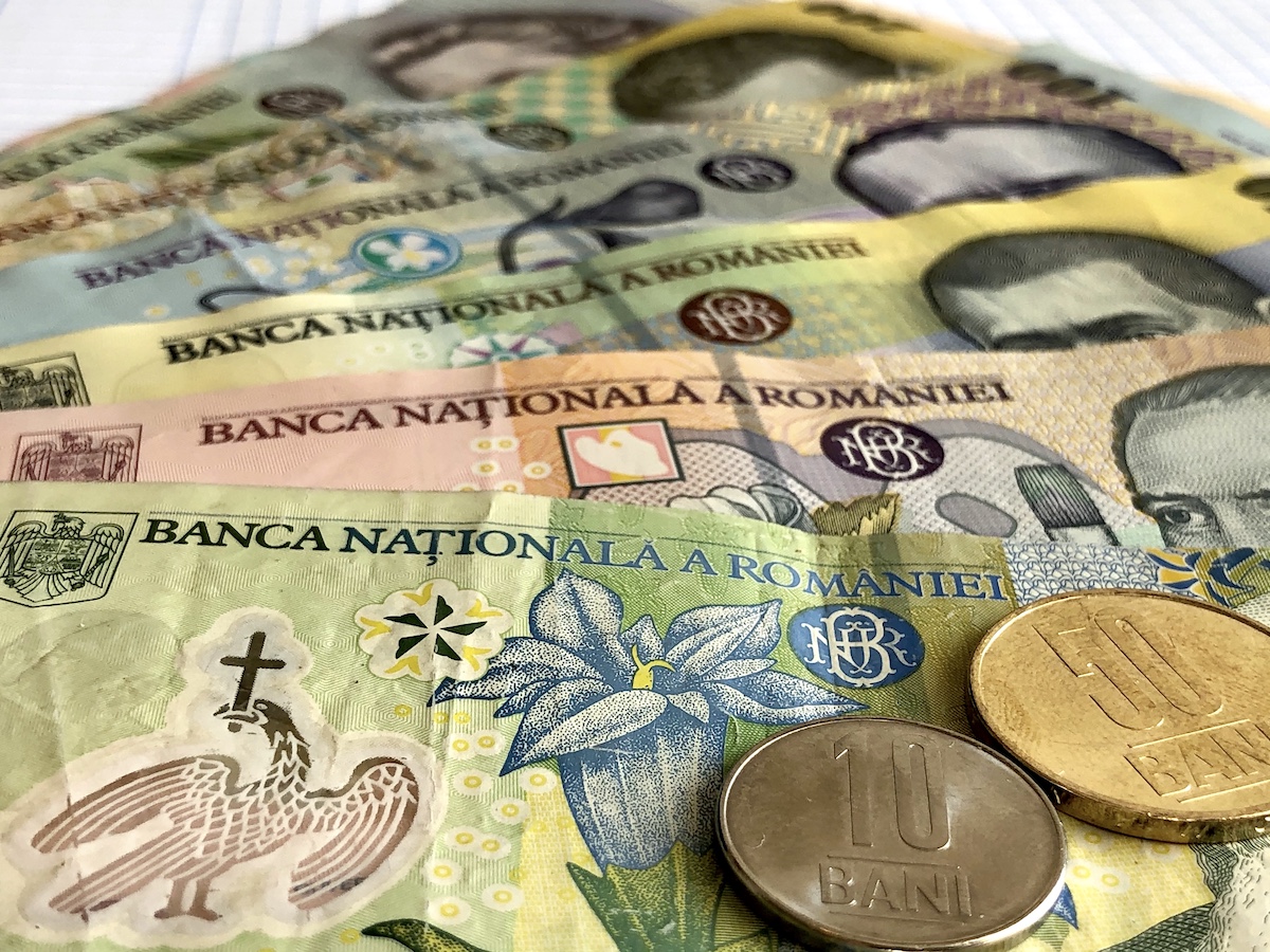poți să investești în bănci de bani pe bancnote când ar trebui să investesc în bitcoin 2021